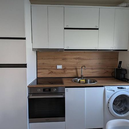 Modern Cozy Apartment 10 Min Walk To Skanderbeg Square Тирана Екстер'єр фото