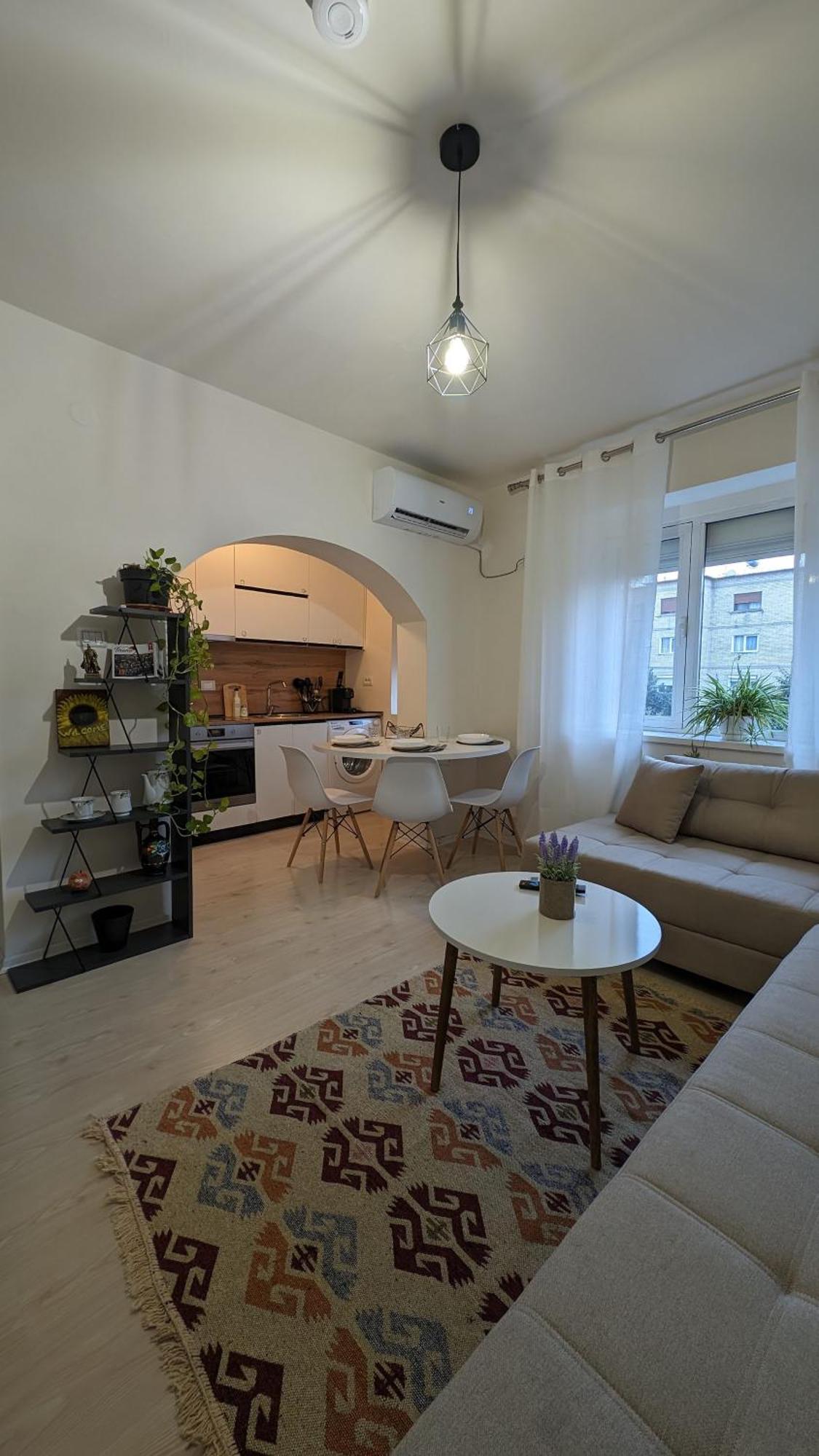 Modern Cozy Apartment 10 Min Walk To Skanderbeg Square Тирана Екстер'єр фото
